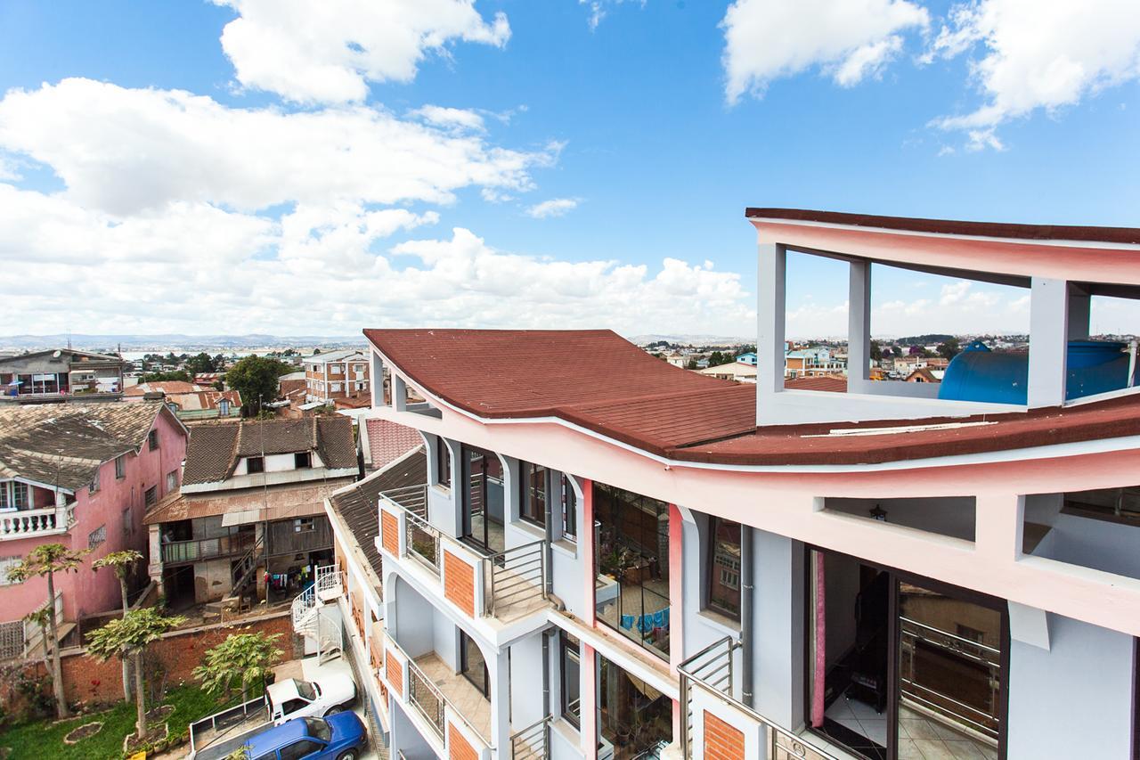 Oceanis Home & Voyages Ivato  Exterior photo
