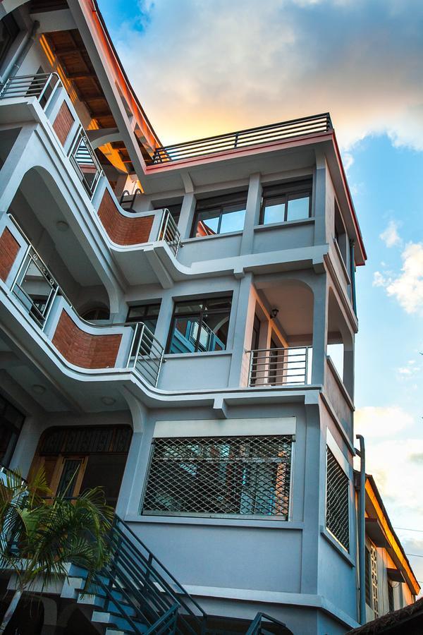Oceanis Home & Voyages Ivato  Exterior photo